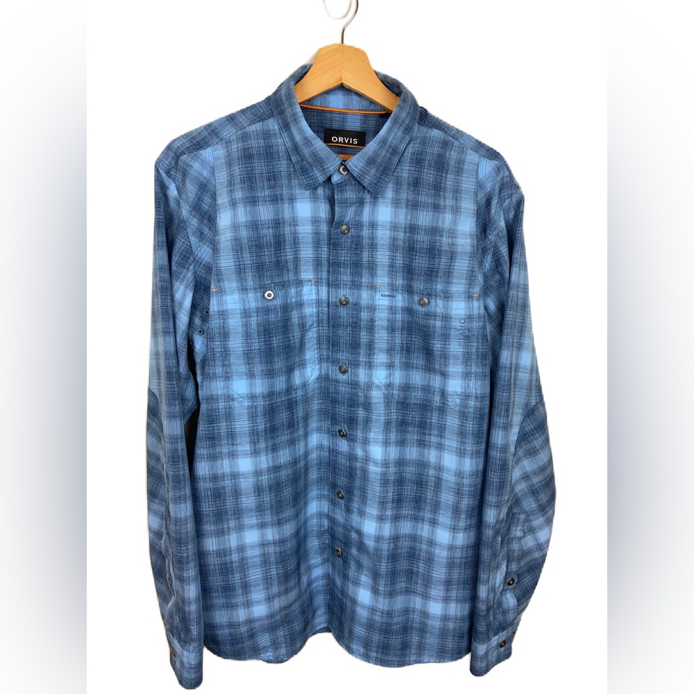 Orvis Men’s Medium Blue Plaid Active Fit Long Sleeve Button Up Performance Shirt